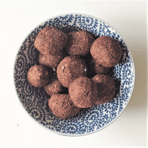Read more about the article Recipes for runners: Raw chocolate energy balls